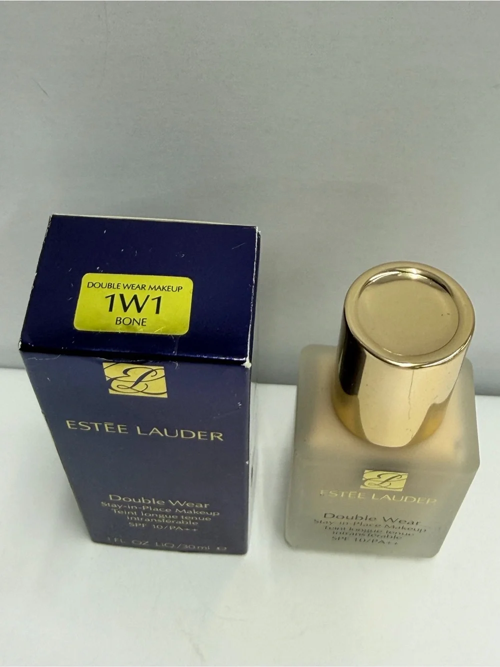Estée Lauder Double Wear Foundation 1W1 Bone Original Formula SPF 10 1 oz NIB